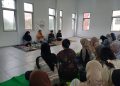 HMPS Bastrindo FKIP Unram dan Akarpohon Selenggarakan Bedah Buku Rumah Rosa Karya Ismawati Ahmad