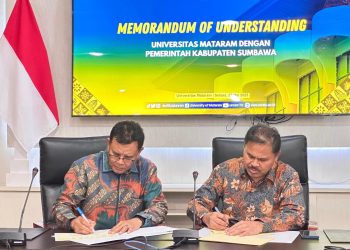 Bupati Jarot Mencari 10 Anak Muda Sumbawa untuk Kuliah Kedokteran Gratis