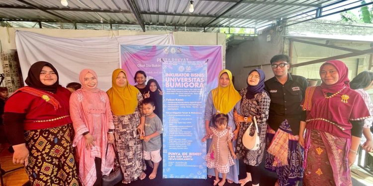Kegiatan Pesta Rakyat Program KKN Farmasi Bersama Inkubator Bisnis