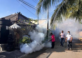 Hotel Golden Palace Gelar Fogging dalam Program Tanggung Jawab Sosial Perusahaan