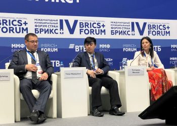 Dialog Menteri Hukum dengan Diaspora Saint Petersburg: Belajar untuk Membangun Negeri