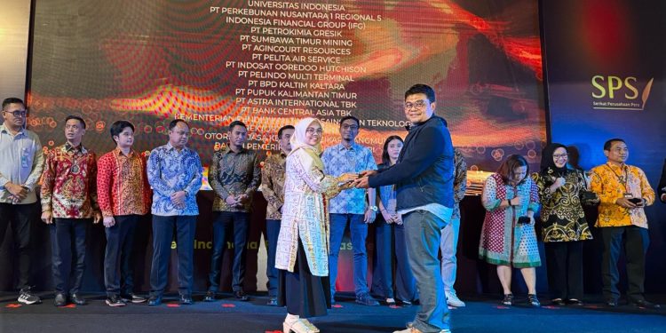 Sumbawa Timur Mining Terima IDMA 2025 untuk Keterbukaan dan Kreativitas Informasi Digital