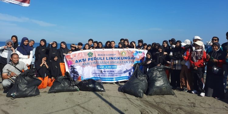 Perpisahan MAN 1 Mataram dengan Aksi Peduli Lingkungan