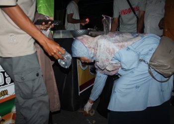 Wabup Ambil Sampah, OPD Lamban Sediakan Tong Sampah di Areal Malam Tanpa Kendaraan