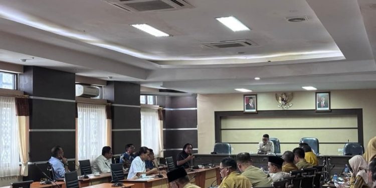 Pansus DPRD NTB Minta Pemprov Tinjau Rencana Penggabungan Dinas Koperasi dan Perdagangan