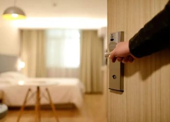 Seribu Pekerja Hotel di Mataram Diberhentikan Sementara