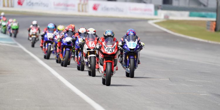 CBR Series Tampil Kuat, AHRT Dominasi Podium Teratas di ARRC Sepang Race 1