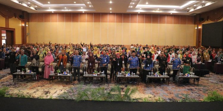Bimtek Guru Master untuk Revitalisasi Bahasa Daerah 2025 di NTB