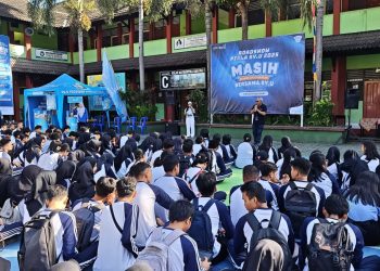 Jalan Menuju Piala 2025, Telkomsel Gelar MASIH Bersama di SMAN 5 Mataram