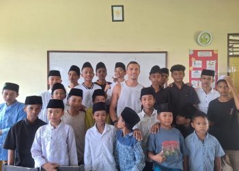 Isu Liburan Emil Audero Mulyadi Kunjungi Anak Yatim di SMPN 6 Jonggat