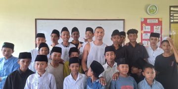 Isu Liburan Emil Audero Mulyadi Kunjungi Anak Yatim di SMPN 6 Jonggat