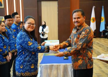 Pelantikan 108 Dosen PNS Melalui Prosesi Sumpah Jabatan di Unram