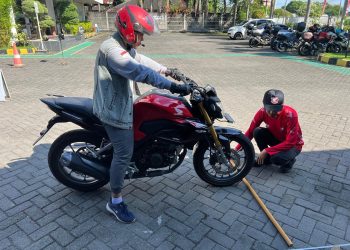 Kuasai Teknik Pengereman Kombinasi untuk Berkendara Motor Sport yang Lebih Aman