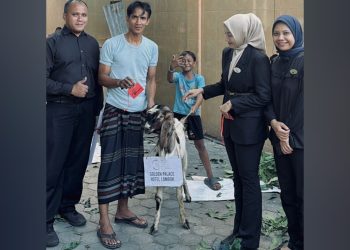Hotel Lombok Salurkan Hewan Qurban ke Masjid di Mataram