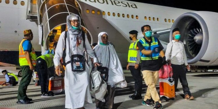 Kedatangan Jamaah Haji NTB Kloter Pertama di Lombok