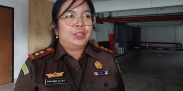 Kejari Loteng Serahkan Dokumen Audit Kebutuhan Kerugian PPJ ke BPKP