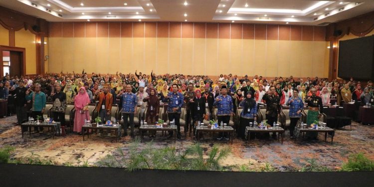 Revitalisasi Bahasa Daerah Melalui Bimtek Guru Master 2025 Balai Bahasa NTB