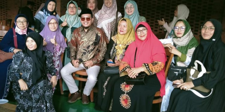 Tiktoker Viral Jual Paket Umroh Rp25 Juta untuk Satu Bulan dari Desa Anjani Lombok Timur