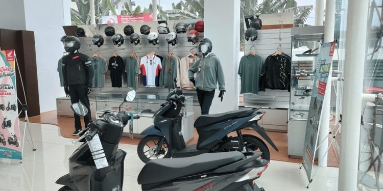 Asosiasi Lombok Ajak Riders Mengenal Fungsi Helm