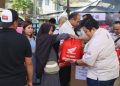 Pembagian 110 Paket Servis dan Sembako Gratis untuk Korban Banjir di Kekalik Jaya