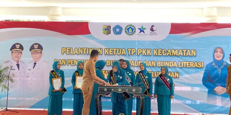 Kepala Dinas Perpustakaan dan Kearsipan NTB Ikut Pengukuhan Bunda Literasi di Lotim