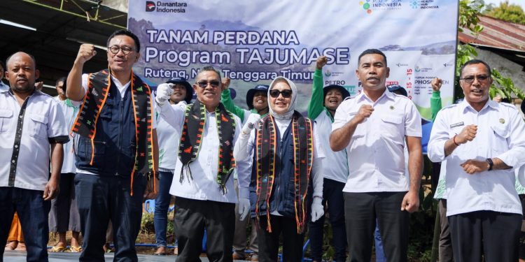 Tanam Perdana Hortikultura Sebagai Upaya Tingkatkan Kesejahteraan dan Kesehatan Masyarakat Manggarai