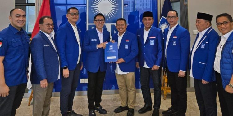 Ketua DPW PAN NTB Resmi Terima SK dari LAZ