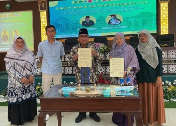 Cik Gu Siti dari Malaysia dalam Stadium Generale Internasional Unisma sebagai Tuan Rumah
