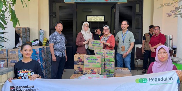 Bantuan Pegadaian untuk Warga Terdampak Banjir Mataram di Bali Nusra