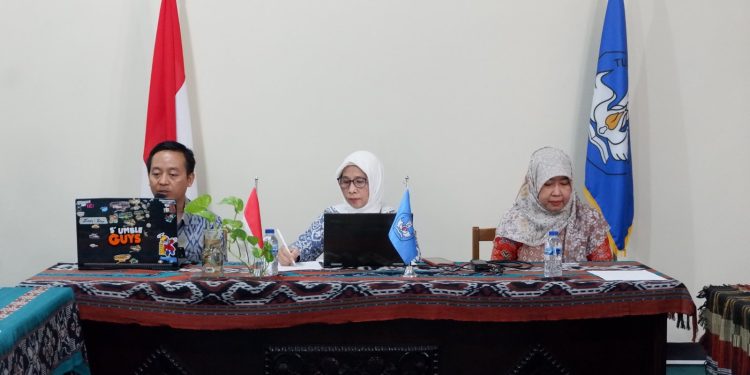 Internasionalisasi Bahasa Indonesia dan Standar Kompetensi Kerja untuk Pengajaran BIPA