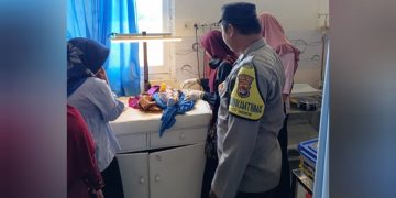 Bayi Laki-Laki Ditemukan Kritis di Pinggir Jalan Sambelia