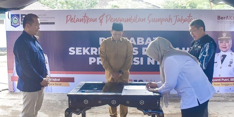 Lalu Faozal Dilantik Sebagai Pj Sekda di PPSLU Mandalika oleh Gubernur