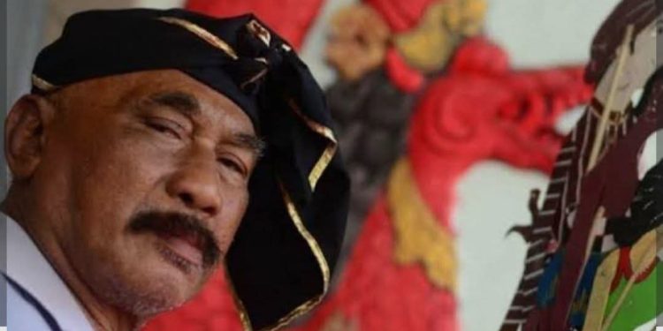 Karier sejak 1968 dan perjalanan selama 60 tahun di dunia pewayangan Sasak