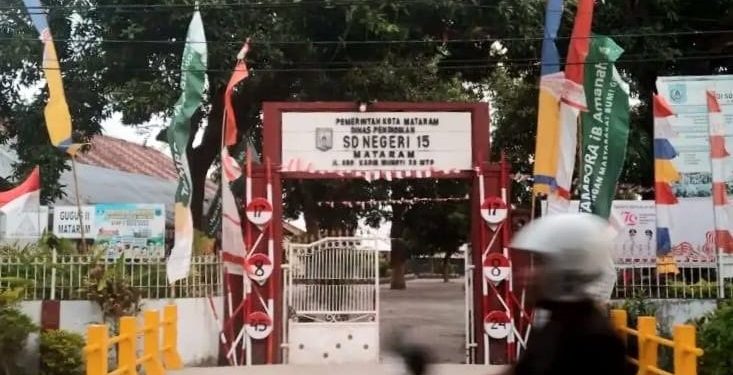 Penggabungan Empat Sekolah di Mataram