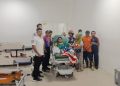 Tangan Terjepit Ditangani Oleh Damkarmat Mataram