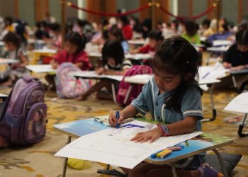Lomba Mewarnai Ke-5 di Senggigi Aruna