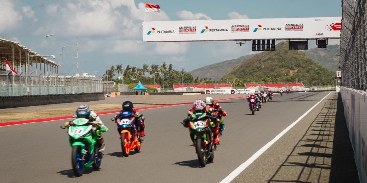 Putaran Ketiga Mandalika Racing Series 2025 Pertandingkan Tujuh Kelas Diikuti 136 Pembalap