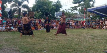 Libatkan Pemkab, Pemdes Giri Sasak Gelar Aktrasi Peresean untuk Lestarikan Budaya dan Wisata