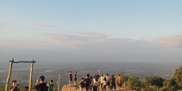 Tradisi Budaya Pendakian Gunung Sasak di Lombok