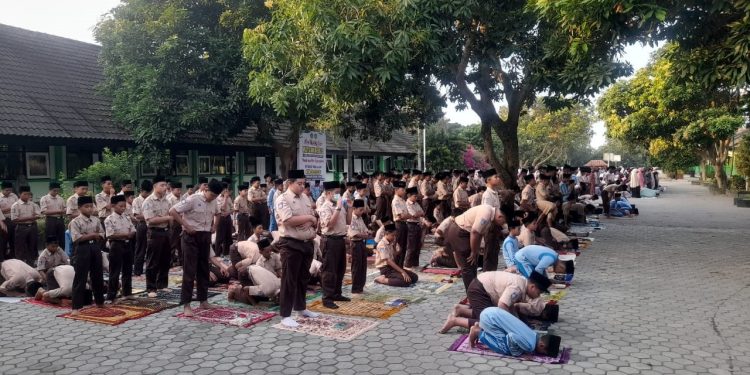 MTsN 2 Mataram Tanamkan Nilai Spiritual Melalui Program Bersinar