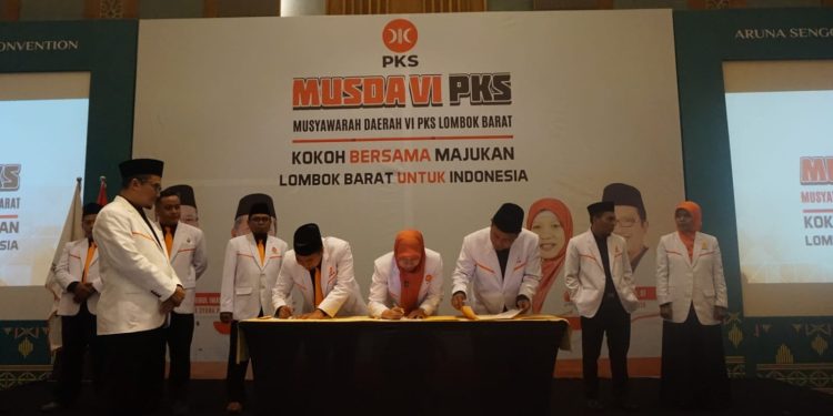 Solid Dukung Pemerintahan LAZ-Adha, Hj. Nurul Adha Nakhodai PKS di Lombok Barat