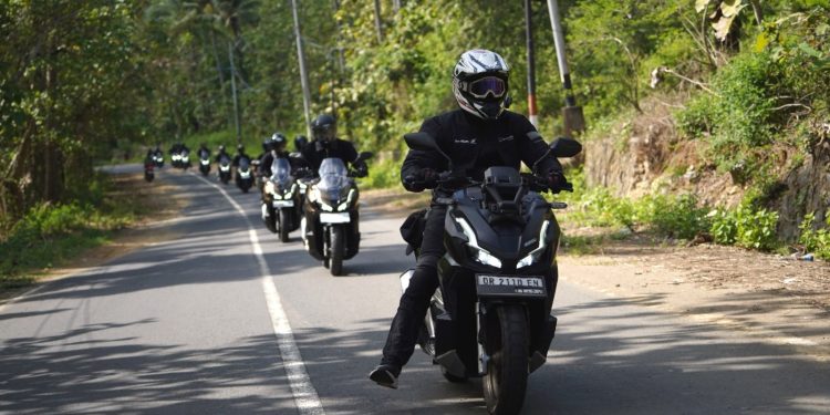 Tips Aman Berkendara Saat Musim Panas agar Nyaman dan Selamat di Jalan