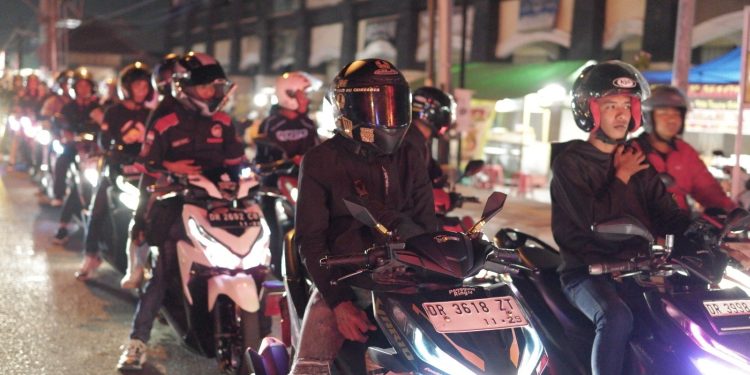 Komunitas Honda Nocturnity Solidaritas Mengelilingi Kota Mataram