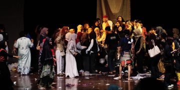 Teater Hikayat Gajah Duduk Ramai Diminati Penonton