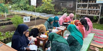 Jaga Ekosistem dengan Pelatihan Pengolahan Limbah Minyak Jelantah di Bank Sampah Bogor