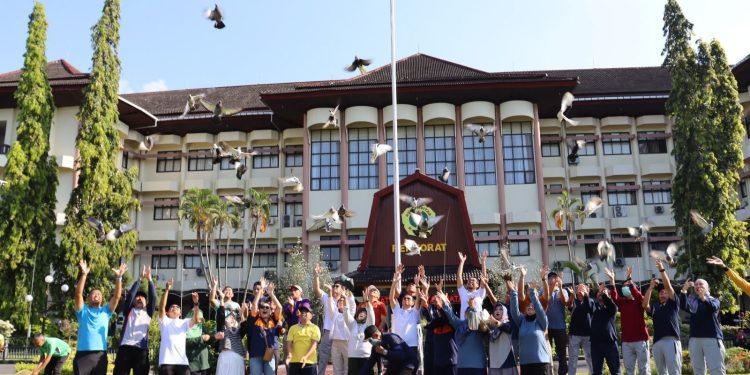 Buka Dies Natalis Ke-63 Unram secara Resmi