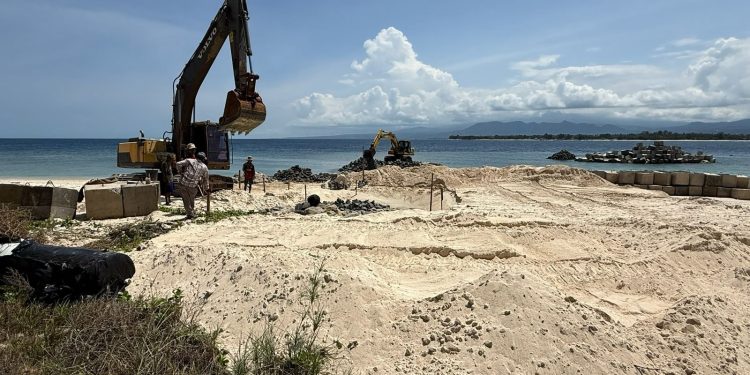 Proyek Revetment di Gili Meno Dikecam Aktivis Lingkungan dan Pelaku Wisata Karena Dinyatakan Merusak Lingkungan