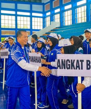 Gubernur Iqbal Lepas 102 Atlet NTB untuk Popnas dan Peparpenas 2025