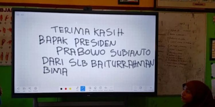 Sebagian Sekolah Luar Biasa di Bima Belum Menerima Smartboard