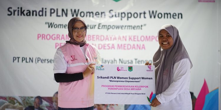 Program Pemberdayaan Perempuan Womanpreneur di Desa Medana oleh PLN